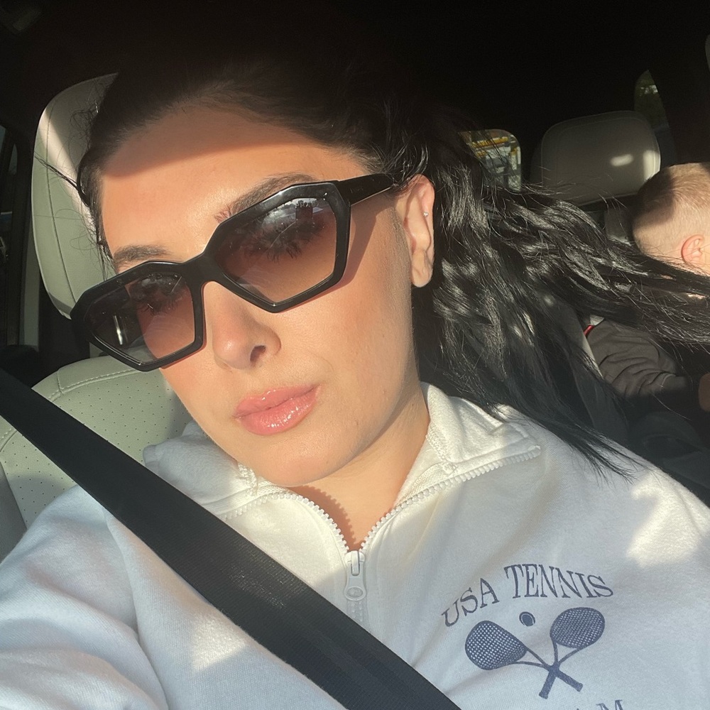 Prada sunnies🛍